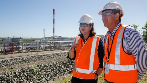 Premier Annastacia Palaszczuk and Anthony Lynham at the Queensland Curtis LNG Plant.
