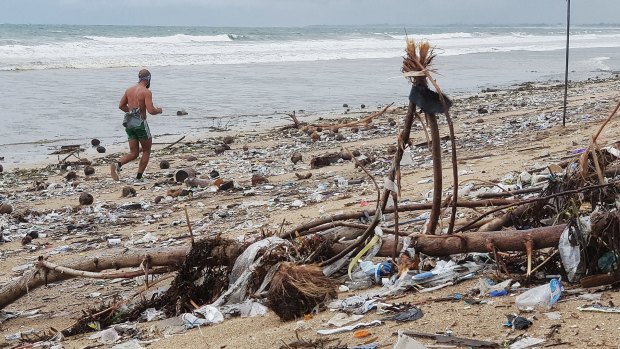From December 5 to 10, the local government declared a "trash emergency" on Kuta and Legian beaches.