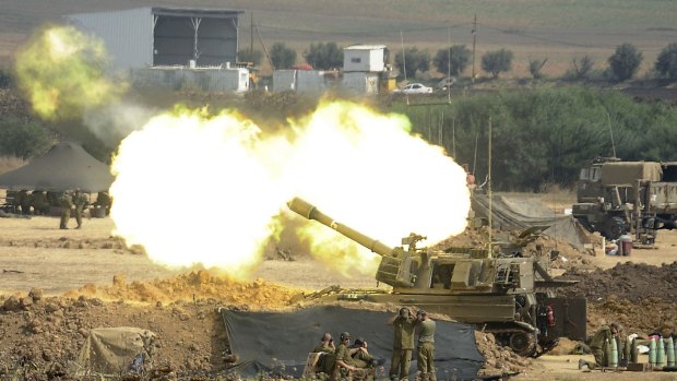 Israeli aircraft and tanks responded to the rocket attack by shelling the Gaza town of Beit Hanoun.