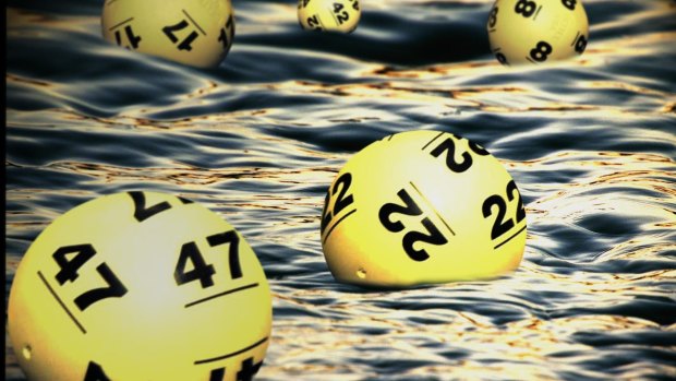 A Port Kennedy couple have had an extraordinary win in Monday Lotto.