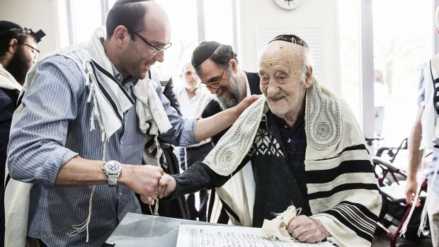  Jewish Care granted its residents the opportunity to have Bar and Bat Mitzvah, as there are people in the community that have not celebrated this significant life event, due to reasons such as living through times of war and communism.