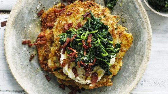 Roesti with blue cheese and bacon.