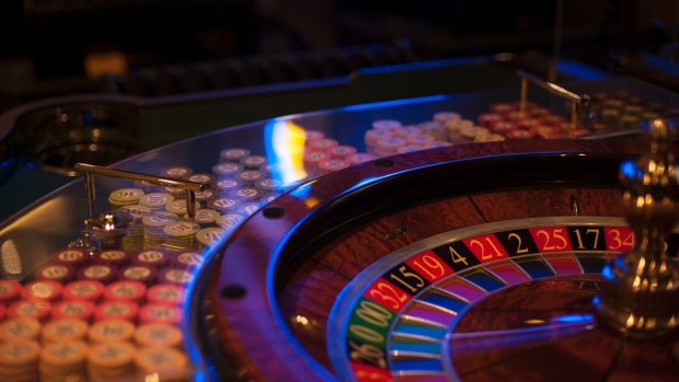 A feud over weekend pay for 5500 Crown gaming and hospitality workers is ready to erupt.