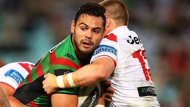 Te'o breaks arm in union debut