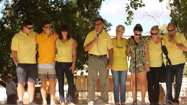 Parents of murdered Leeton school teacher Stephanie Scott,  Robert Scott (4th from left) and Merrilyn Scott (5th from left) with their daughters Robin (3rd from left) and Kim (6th from left) and other friends and family share memories of Stephanie at a memorial picnic.