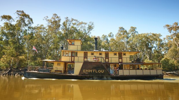 The queen of the Murry: PS Emmylou paddle steamer.