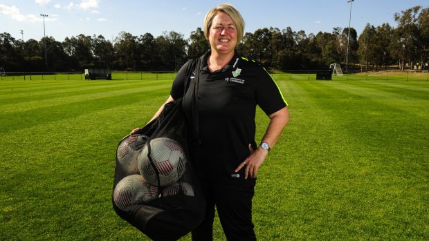 Canberra United coach Rae Dower is weighing up whether to rest players ahead of the W-League finals.