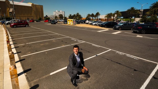 Bold pitch for St Kilda triangle: Put a deck on the parking lot, put up