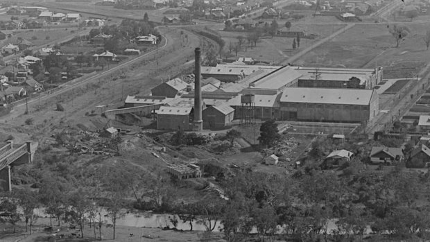 The paper mill on the Yarra River in the 1920s. 