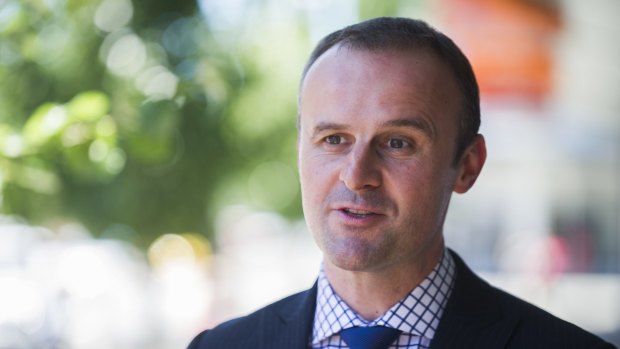 ACT Chief Minister Andrew Barr raised the prospect of a budget air link between Canberra and Melbourne with Victorian premier Daniel Andrews.