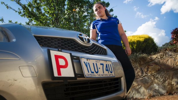 Stephanie used a driving company for a month before her driving test in order to get her licence.