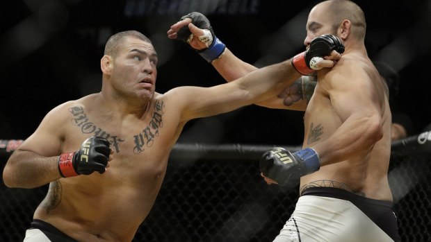 Cain Velasquez was too strong for Travis Browne (right) at UFC 200.