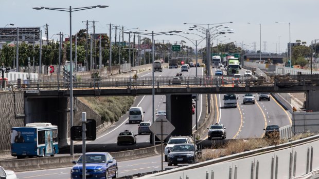 The English Street bridge over the Tullamarine freeway near Essendon Fields is already closed to be pulled down. 