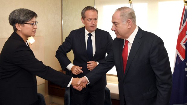 Labor leader Bill Shorten introduces Israeli Prime Minister Benjamin Netanyahu and Senator Penny Wong.