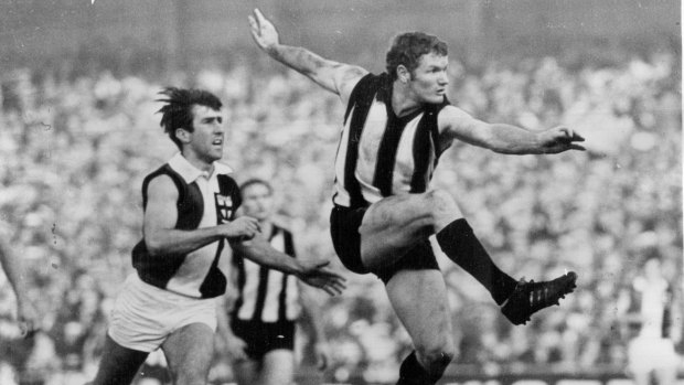 Des Tuddenham shows his style as he kicks for goal against St. Kilda. December 12, 1971.