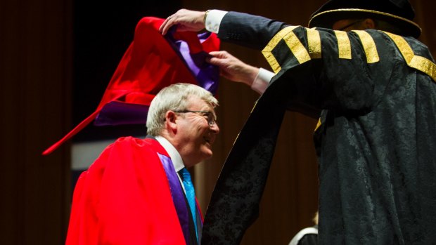 Kevin Rudd receives his honorary degree.