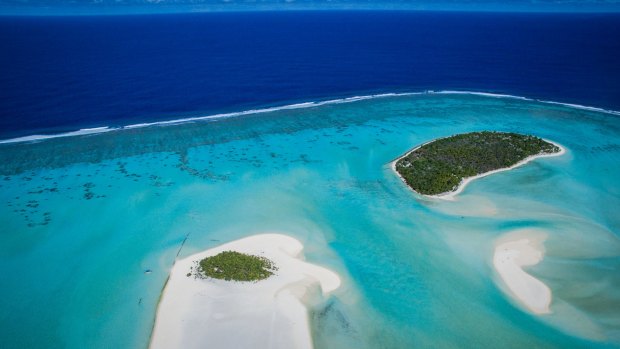 Aitutaki may be just 17 square kilometres in size (with a high point barely 100 metres above sea level), but its lagoon is so big (at 74 square kilometres) that the largest island of the Cook Islands, Rarotonga, could fit inside it. 