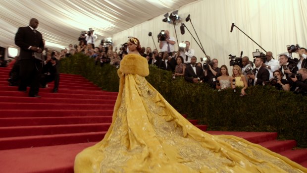 Rihanna turned heads at the 2015 Met Ball.