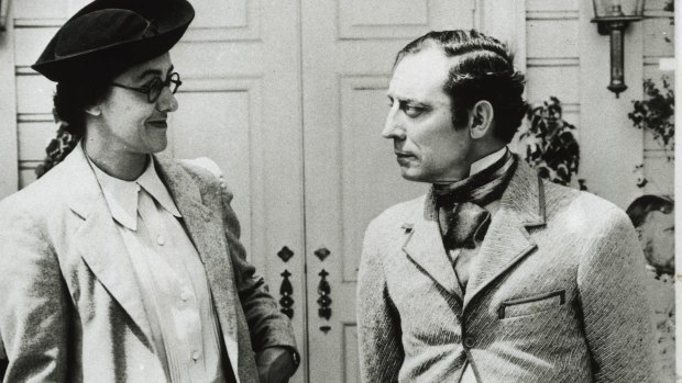 <i> Herald</i> journalist Connie Robertson and Buster Keaton during World War II in 1939.