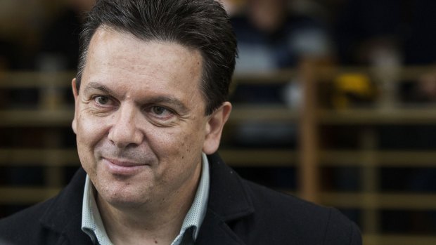 Senator Nick Xenophon says he wants to drag the major parties towards  the centre.