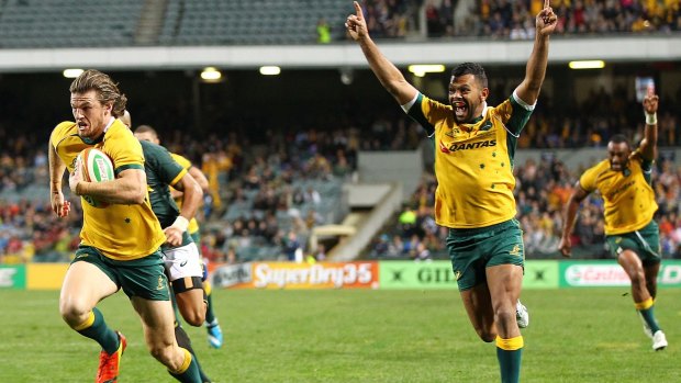 Rob Horne scoring the match-winning try for the Wallabies over South Africa.