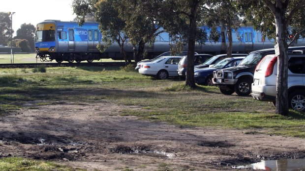 Car parking at Merinda Park railway station near Cranbourne is to be upgraded using money from the government's growth fund. 
