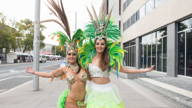 Brazilian samba dancers Tessa Dorman and Lana Dorman.