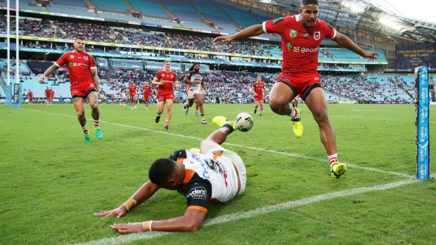 Another lost opportunity: Moses Suli of the Tigers misses a chance to score.