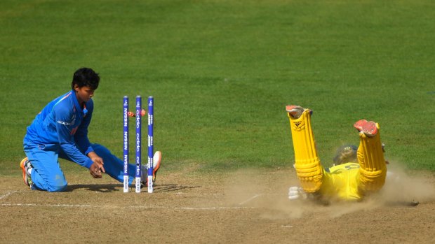 India bowler Deepti Sharma fails to run out Lanning.