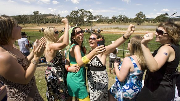 Best places to watch country horse racing in Australia: Beyond the ...