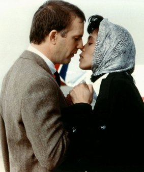 Kevin Costner and Whitney Houston in the film <i>The Bodyguard</i>i.