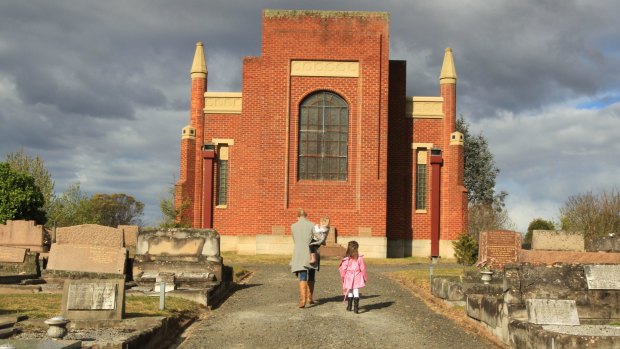 An inquiry has been set up to look into services at Rookwood Cemetery. 