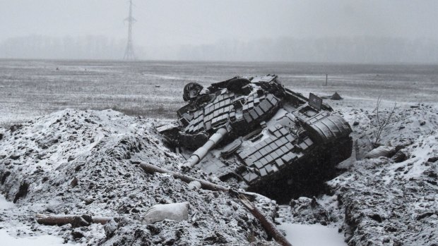 A destroyed Ukrainian Army tank sits outside Uglegorsk southwest of Debaltseve.