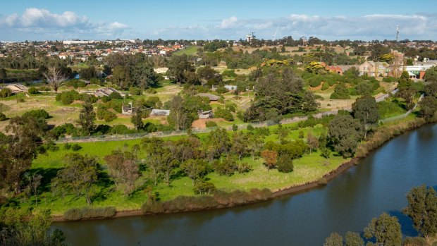 The contaminated former defence site has three kilometres of frontage onto the Maribyrnong River. 
