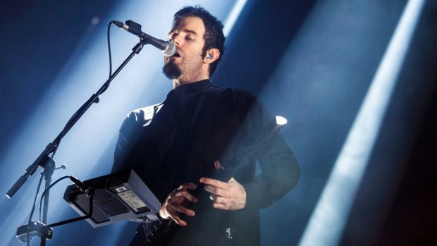 Rob Swire was unable to sing in Sydney after suffering a vocal haemorrhage.