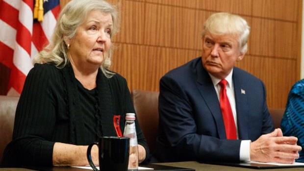 Donald Trump with Juanita Broaddrick, who has accused former President Bill Clinton of sexual assault.