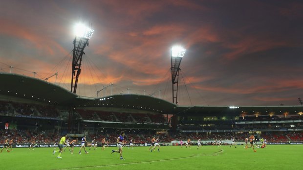 Pretty as a picture: The Giants take on the Bulldogs at Spotless Stadium.