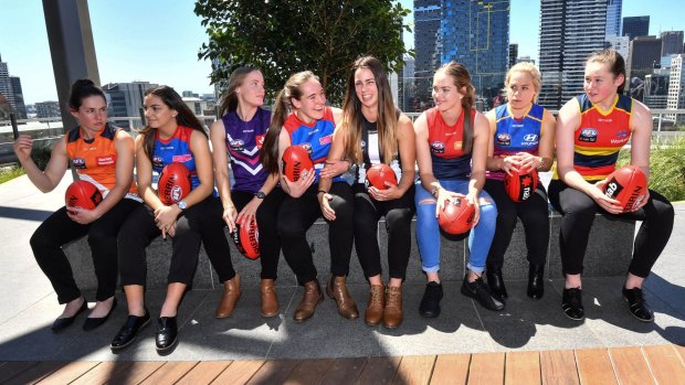 The Giants will play the Bulldogs in the AFLW game at Manuka Oval.