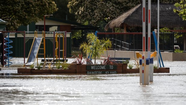 Residents in some parts of Wangaratta have been asked to evacuate. Water rising from the Ovens River had earlier put playground equipment in the drink in Wangaratta. 