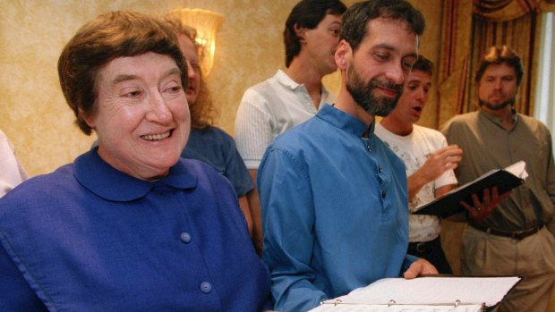 Sister Frances Carr, one of three remaining Shakers, has died at the age of 89.