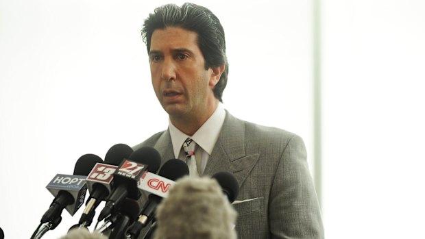 David Schwimmer convincingly plays lawyer Robert Kardashian. 