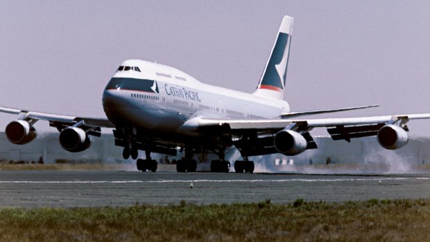 Cathay Pacific's last jumbo jet has made its final flight.