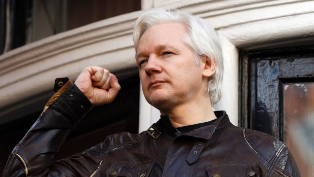 Wikileaks leader Julian Assange has peppered his Twitter followers with messages supporting Catalan independence.