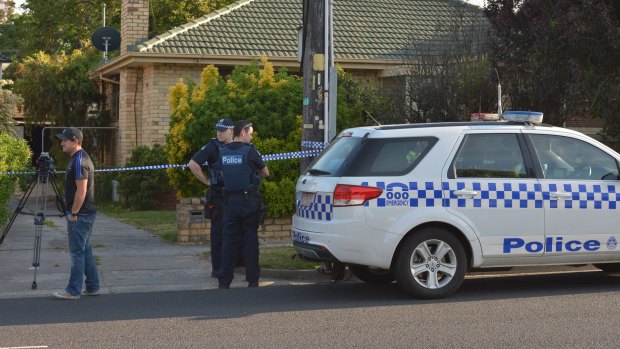  Police seal off a house in East Bentleigh where a man was shot. 