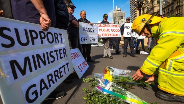In April, CFA volunteers held a motorcade of fire vehicles through the CBD to demonstrate their support for the CFA and Emergency Services Minister Jane Garrett. 