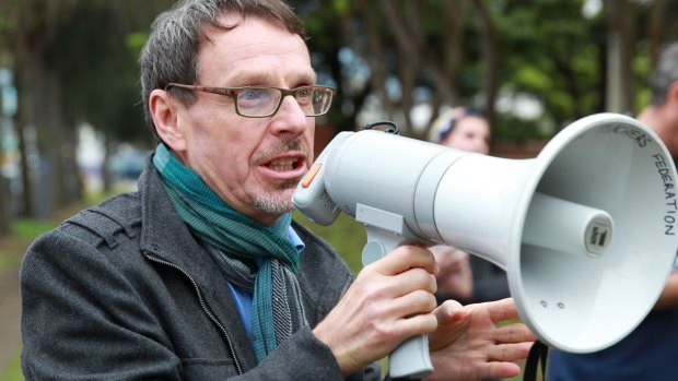 Greens NSW MP John Kaye is moving for a new parliamentary inquiry into the greyhound racing industry to challenge previous evidence. 