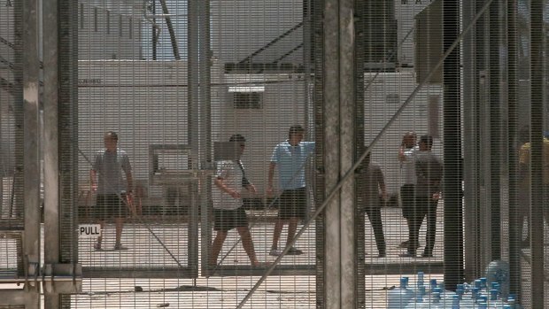 Papua New Guinea's Supreme Court has ruled that detaining asylum seekers on Manus Island is illegal.