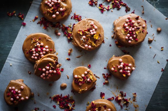 These biscuits can be used to make gluten-free wagon wheels from scratch.
