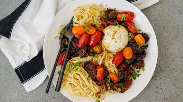 Summer on a plate: Pasta with slow-cooked tomatoes and creamy burrata.