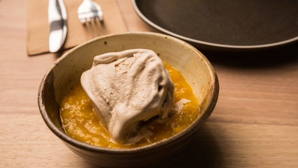 Flowering gum ice-cream with smoked mango. 